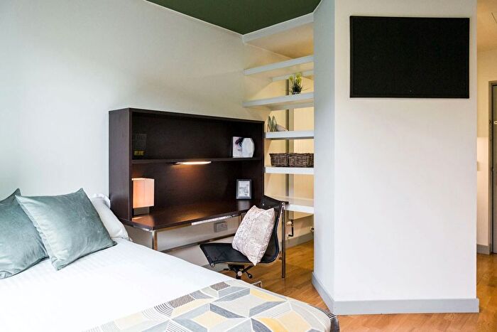 Studio To Rent In Pentonville Road, London, N1