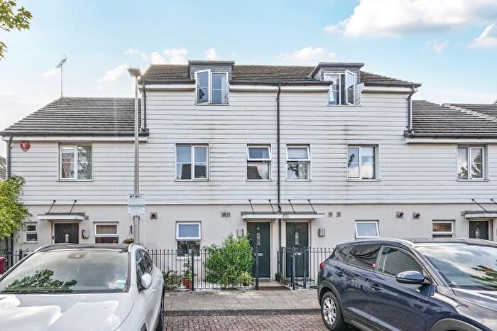 4 Bedroom House For Sale In St. Agnes Way, Reading, RG2