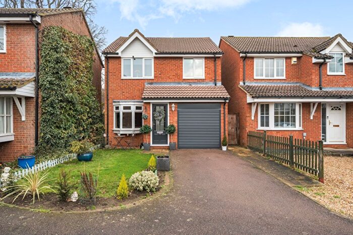 3 Bedroom Detached House For Sale In Sullivan Close, Shefford, SG17