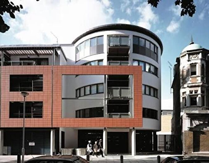 2 Bedroom Flat To Rent In Mile End Road, London, E1