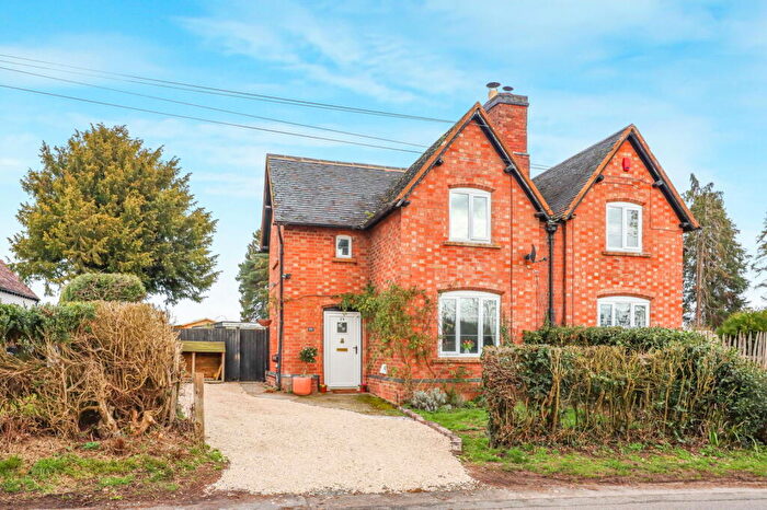 2 Bedroom Semi Detached House For Sale In Broom Lane, Dunnington, B49