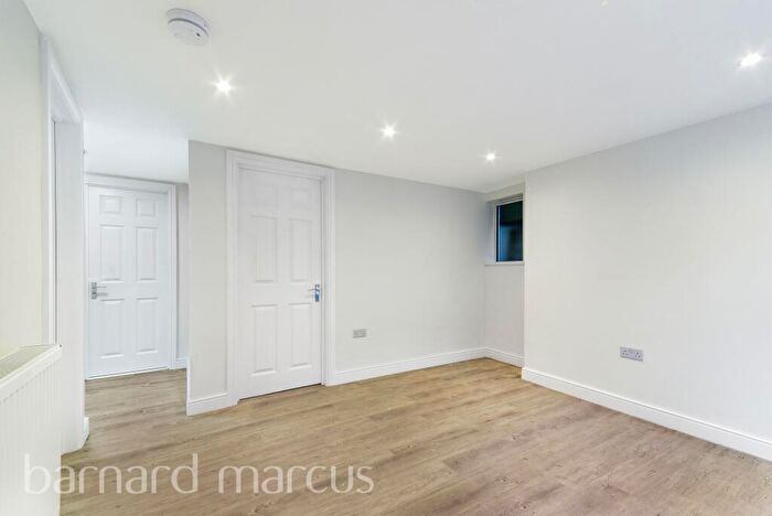 1 Bedroom Maisonette To Rent In Thornhill Road, Croydon, CR0