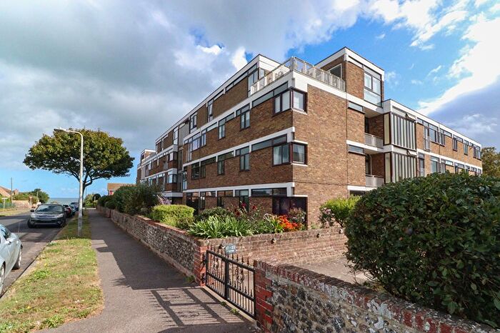 2 Bedroom Flat For Sale In Beach Avenue, Birchington, CT7
