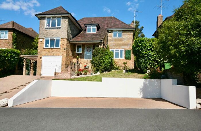 4 Bedroom Detached House For Sale In Chalfont St Peter Buckinghamshire, SL9