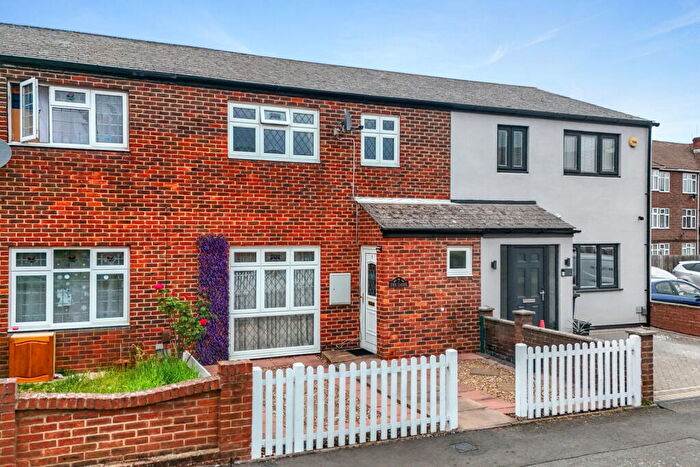 3 Bedroom Terraced House For Sale In Pershore Close, Ilford, IG2