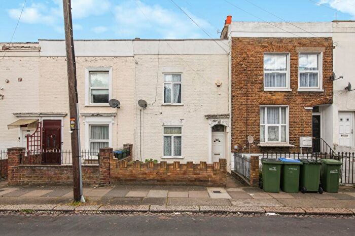 3 Bedroom Terraced House For Sale In Burrage Place, Woolwich, SE18