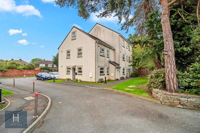 2 Bedroom Flat For Sale In The Lawns, Church Road, Yate, BS37