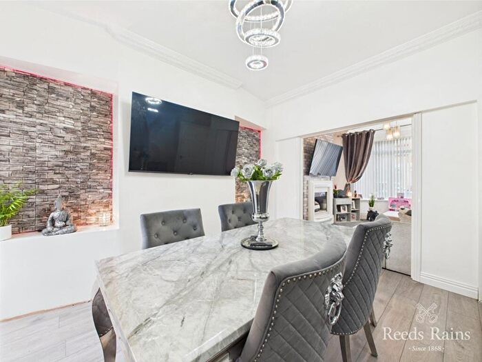 3 Bedroom Terraced House For Sale In Westminster Avenue, Hull, East Yorkshire, HU8