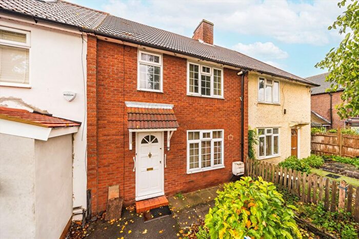 3 Bedroom Property For Sale In Stillingfleet Road, Barnes, SW13