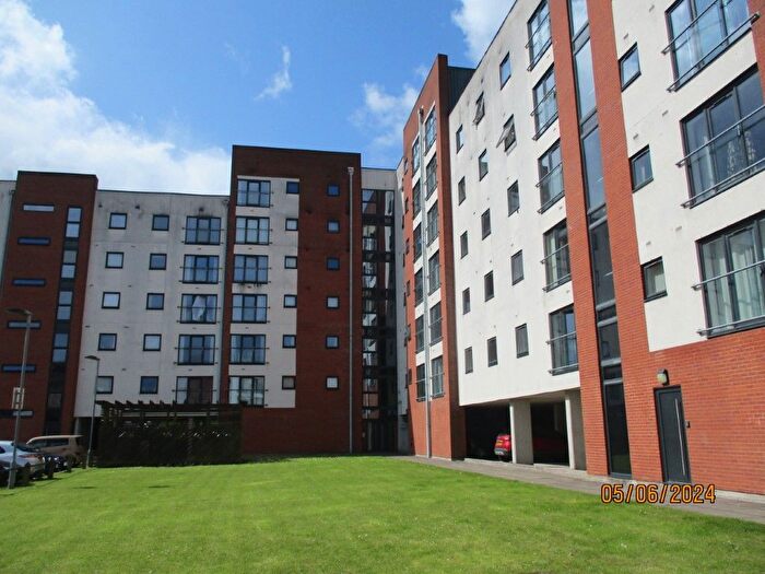 2 Bedroom Flat To Rent In Pilgrims Way, Salford, M50