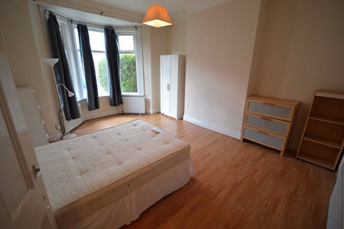 2 Bedroom Flat To Rent In Simonside Terrace, Newcastle Upon Tyne, NE6
