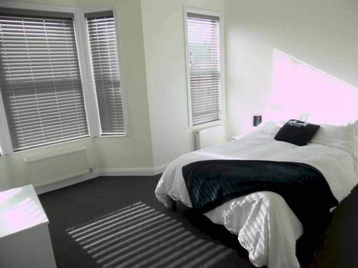 5 Bedroom Terraced House To Rent In Adnitt Road, NN1