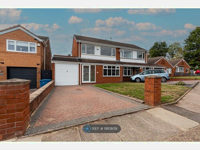 3 Bedroom Semi-Detached House To Rent In Dennis, Tamworth, B77