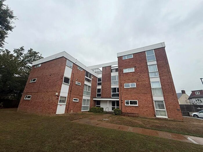 Studio To Rent In Avalon Close, Enfield, EN2