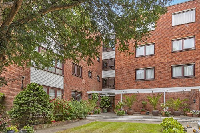 2 Bedroom Flat For Sale In Hillcroft Crescent, London, W5