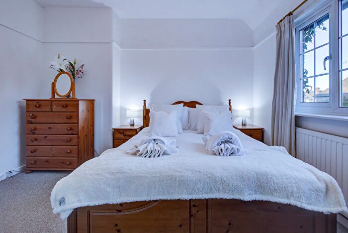 2 Bedroom Terraced House For Sale In Egham Road, London, E13