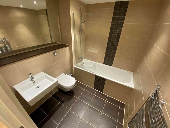 2 Bedroom Apartment To Rent In Hill Quays (Block B), Commercial Street, Manchester, M15