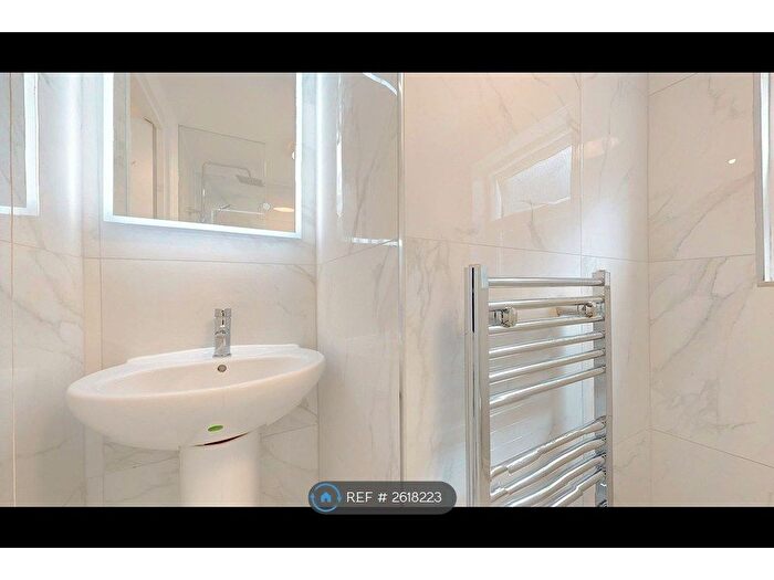 1 Bedroom Flat To Rent In Albion Road, London, N16