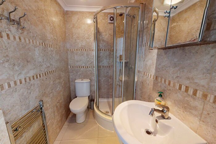 Studio To Rent In Edgware Road, W2