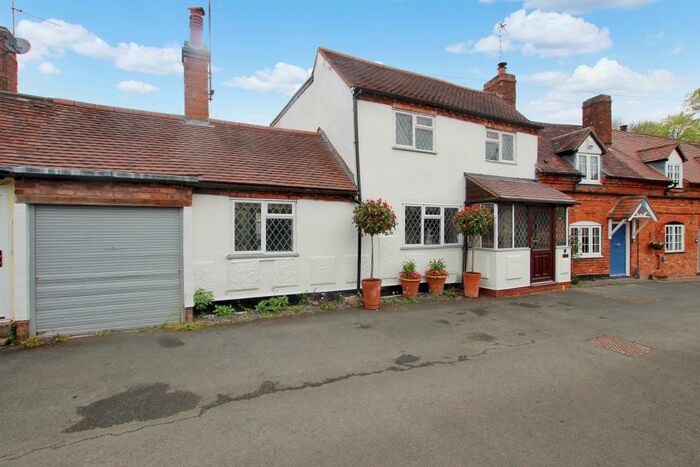 2 Bedroom Cottage To Rent In Meadow Lane, Alvechurch, Birmingham, B48