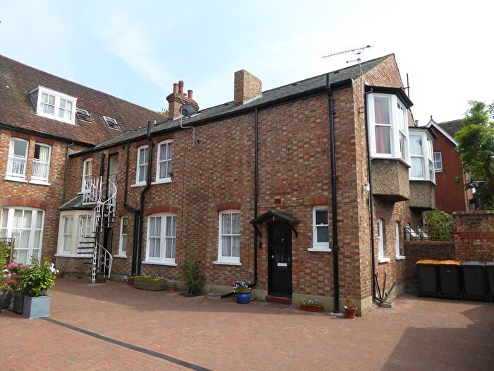 2 Bedroom Mews To Rent In De Parys Avenue, Bedford, MK40