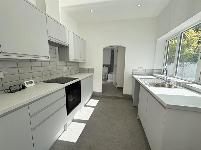 3 Bedroom Terraced House To Rent In Farm Road, Oldbury, West Midlands, B68