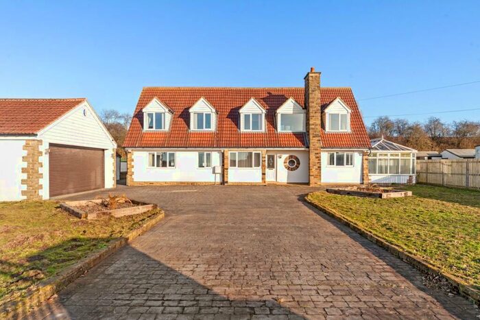 4 Bedroom Detached House To Rent In Barrowby Lane, Garforth, Leeds, LS25