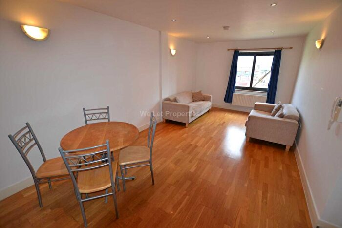 1 Bedroom Apartment To Rent In Lake House, Castlefield, M15