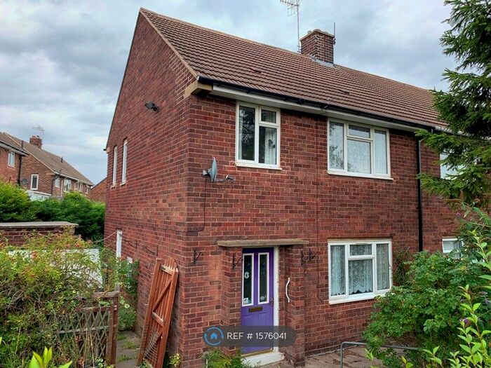 3 Bedroom Semi-Detached House To Rent In Ladybower Lane, Staveley, Chesterfield, S43
