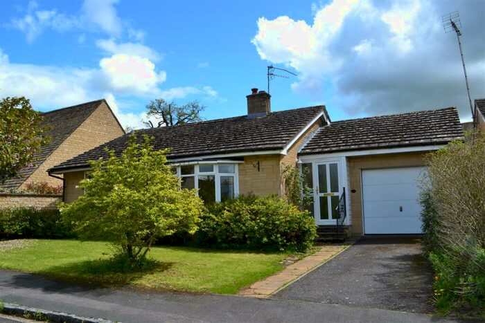 2 Bedroom Detached Bungalow For Sale In Elm Crescent, Charlbury., OX7