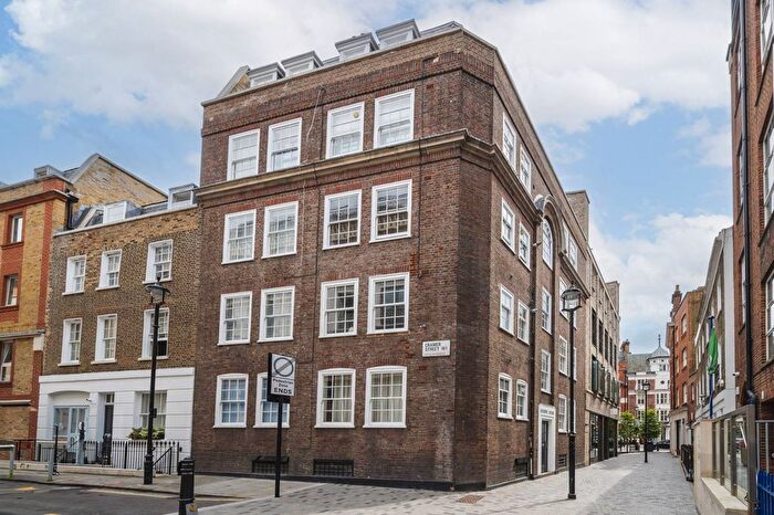 Studio For Sale In St Vincent Street, Marylebone, London, W1U