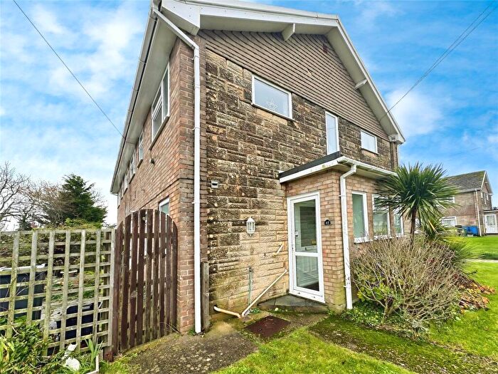 2 Bedroom Apartment For Sale In Barton Close, East Cowes, Isle Of Wight, PO32