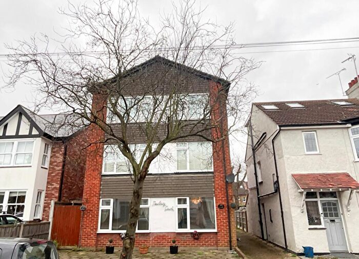 2 Bedroom Flat To Rent In Newbury Court, Chalkwell Park Drive, Leigh-on-Sea, SS9