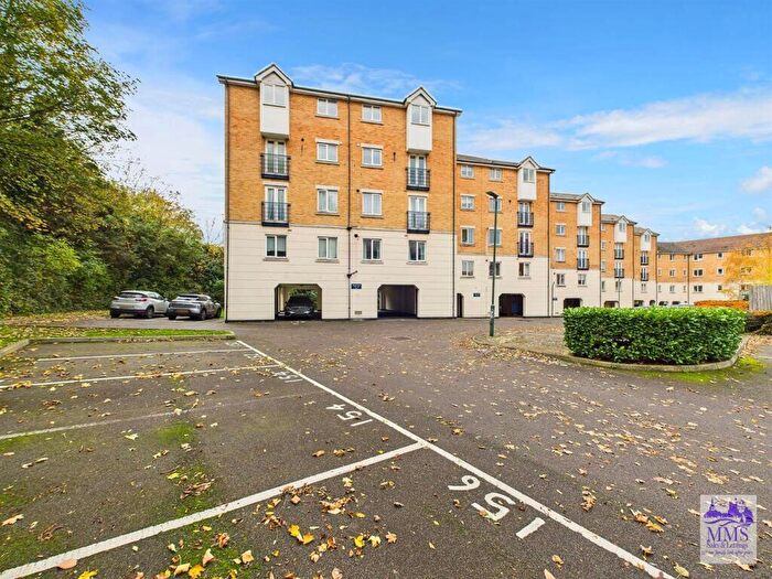 2 Bedroom Apartment For Sale In Keating Close, Rochester, Kent, ME1