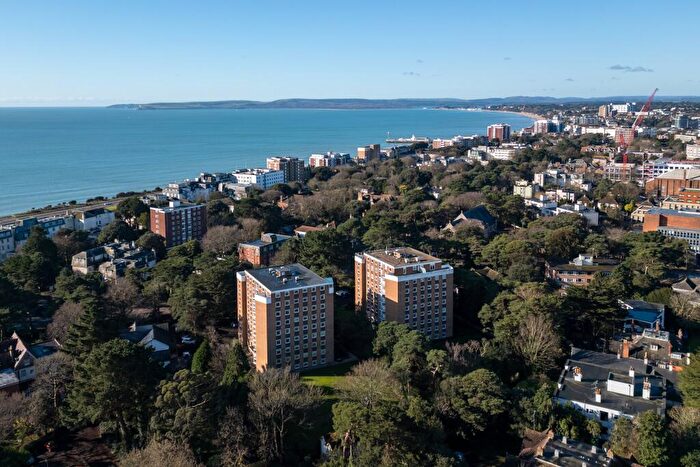 3 Bedroom Apartment To Rent In Manor Road, Bournemouth, BH1