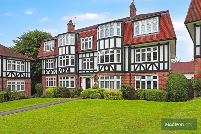 3 Bedroom Apartment For Sale In Grange Court, Upper Park, Loughton, Essex, IG10