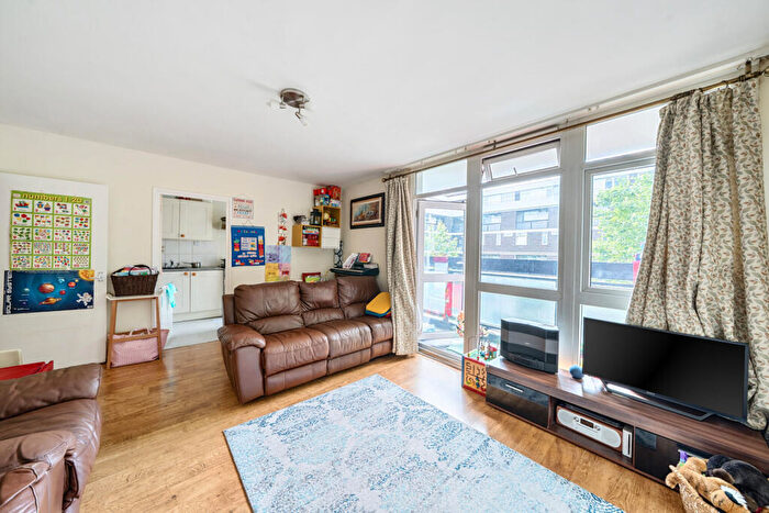 2 Bedroom Apartment For Sale In Dickens Estate, London, SE16