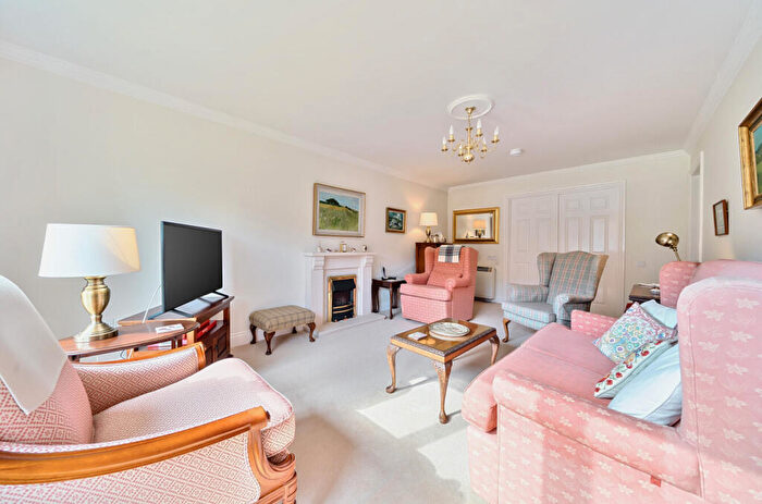 3 Bedroom Retirement Property For Sale In Penstones Court, Marlborough Lane, Stanford In The Vale, Faringdon, SN7