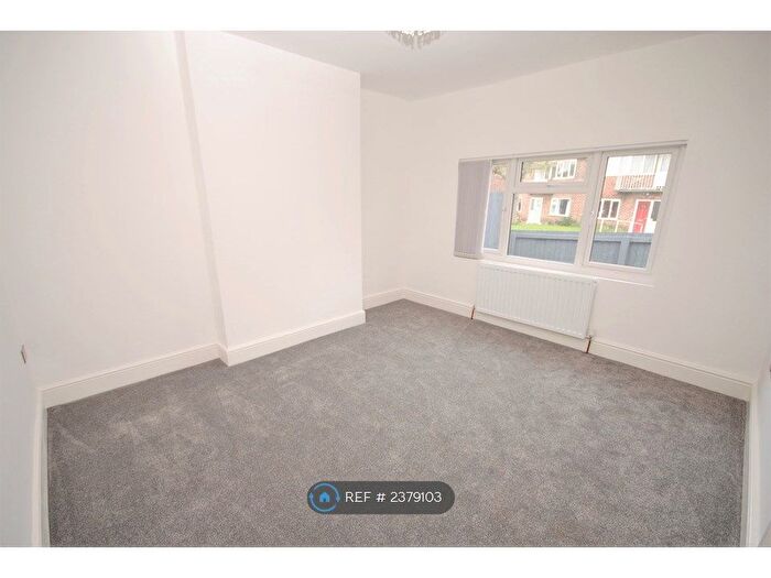 2 Bedroom Bungalow To Rent In School Lane, Wallasey, CH44