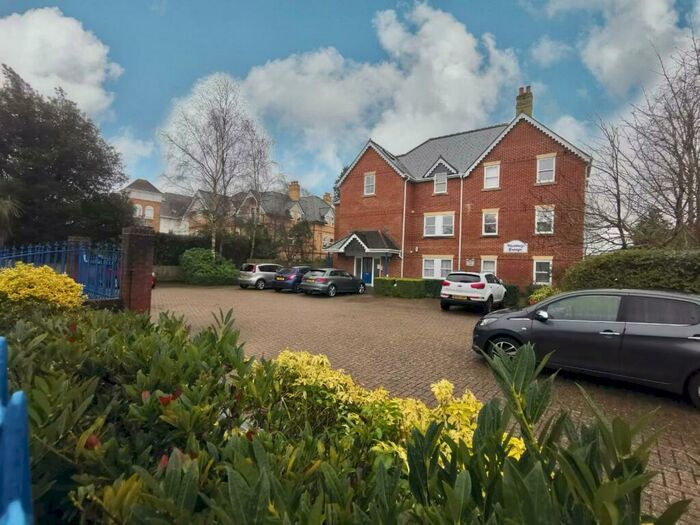 2 Bedroom Apartment To Rent In Lansdowne Road, Bournemouth, BH1