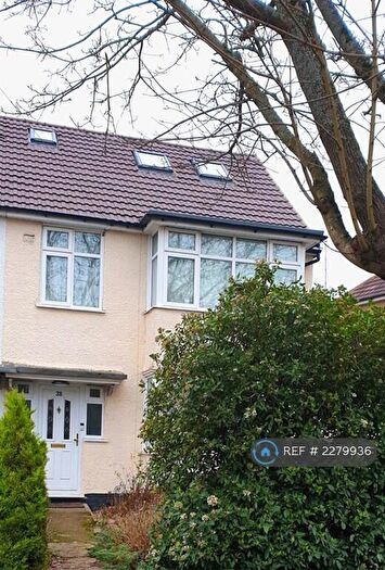 4 Bedroom Semi-Detached House To Rent In Dudley Gardens, Harrow, HA2
