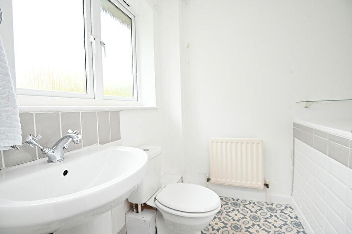 4 Bedroom Detached House For Sale In Stonecrop Drive, Harrogate, HG3