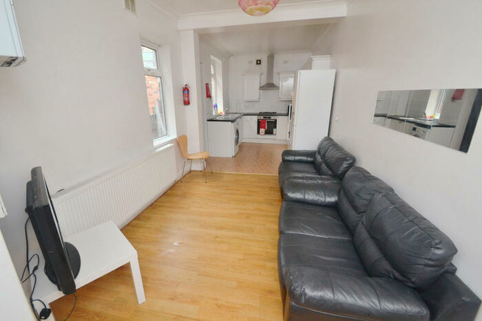 5 Bedroom Terraced House To Rent In Standish Road, Fallowfield, Manchester, M14