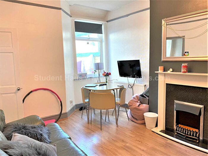 3 Bedroom House To Rent In Baltic Street, Salford, M5