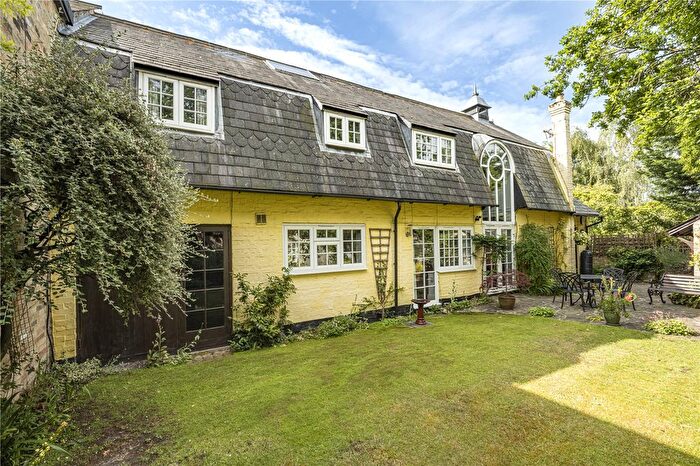 3 Bedroom Semi-detached House For Sale In School Lane, Longstanton, Cambridgeshire, CB24