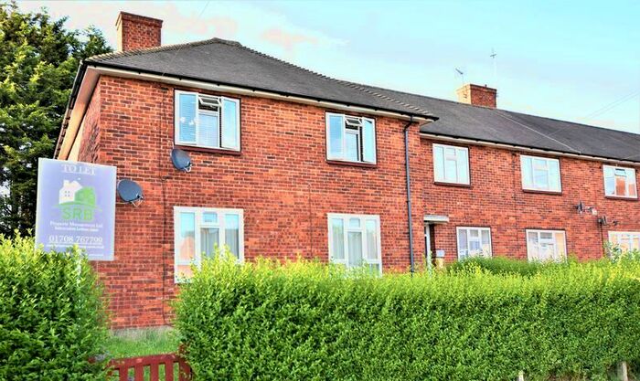 1 Bedroom Flat To Rent In Petersfield Close, Harold Wood, Romford RM3