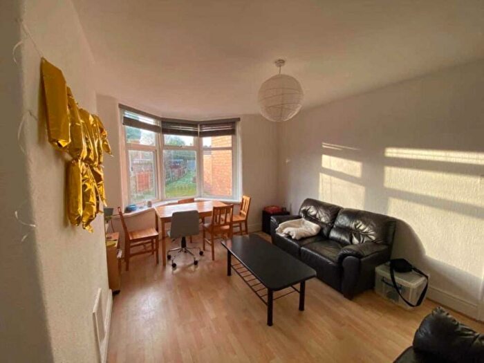 4 Bedroom Semi-Detached House To Rent In Cottonfield Road, Withington, M20