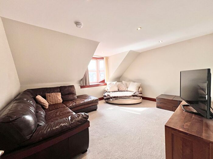 2 Bedroom Flat To Rent In Attic, Union Wynd, Aberdeen, AB10