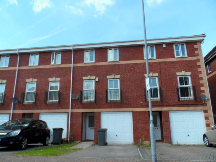 3 Bedroom Town House To Rent In St James Mews, Heath, Cardiff, CF14