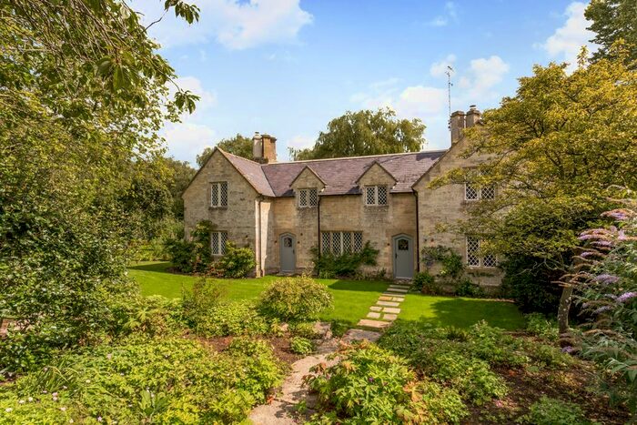 5 Bedroom Farmhouse To Rent In Swinbrooke, Burford, OX18